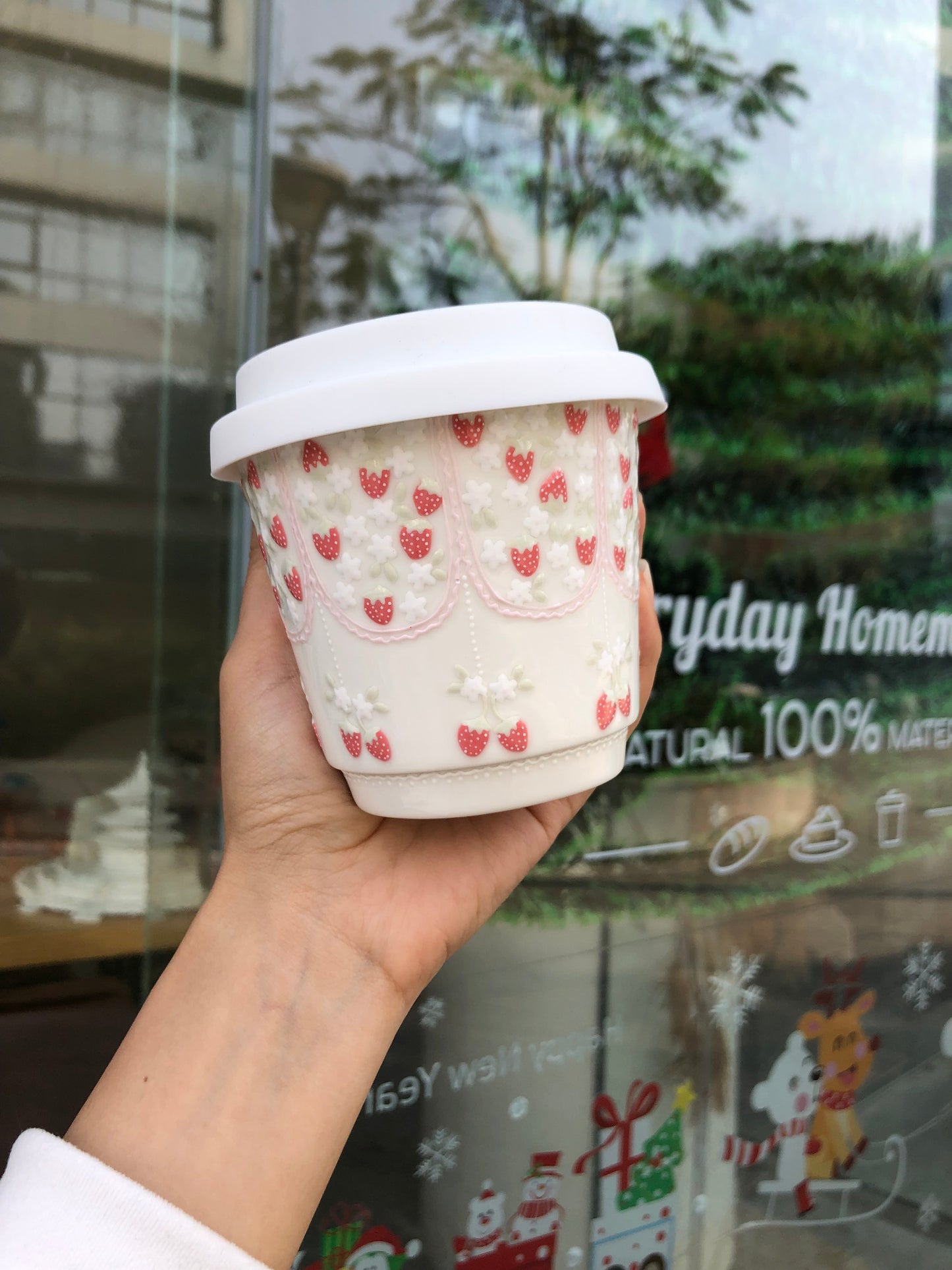 Chic Strawberry Lace Artistry Tumbler